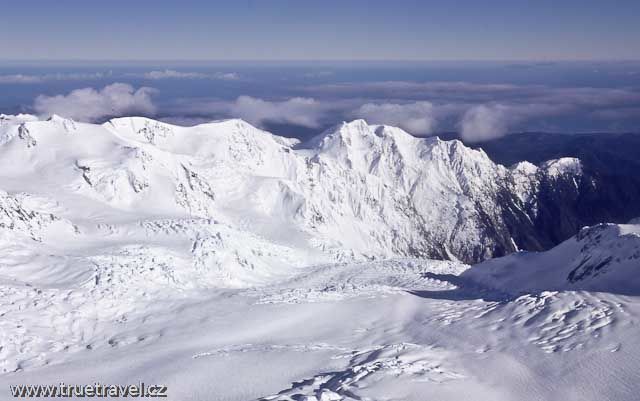 Nad ledovci, hřebenem Jižních Alp a Mt Cook | Nový Zéland