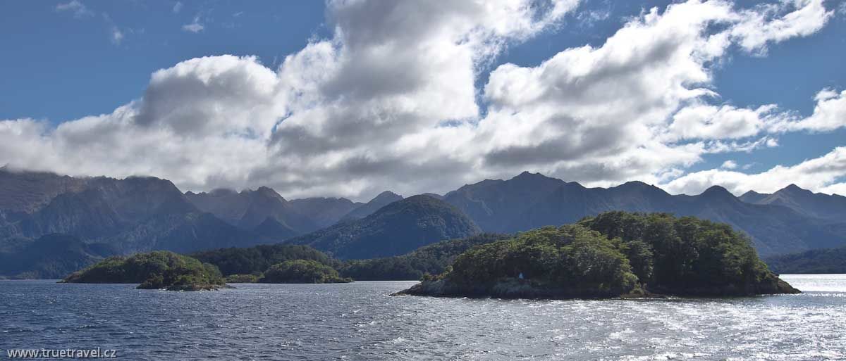 Jazero Manapouri, Fiordland, Nový Zéland