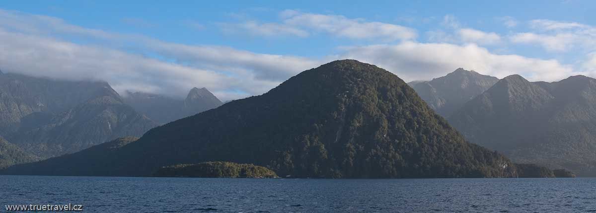 Jezero Manapouri - Nový Zéland