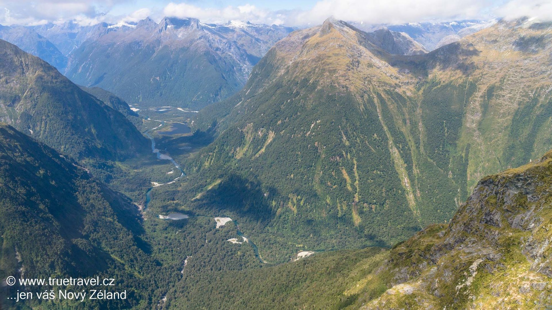 Let vrtulníkem z Milford Sound, Fiordland, Nový Zéland