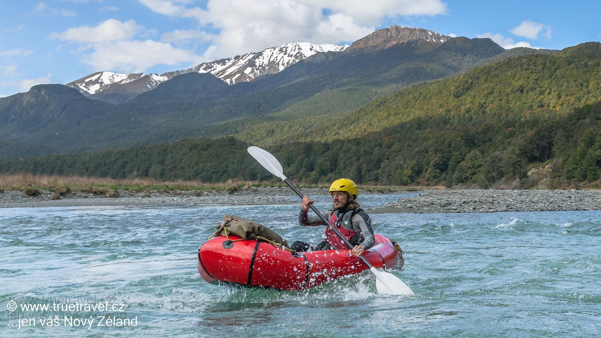 Plavba na řece Eglinton, packrafting, Fiordland, Nový Zéland