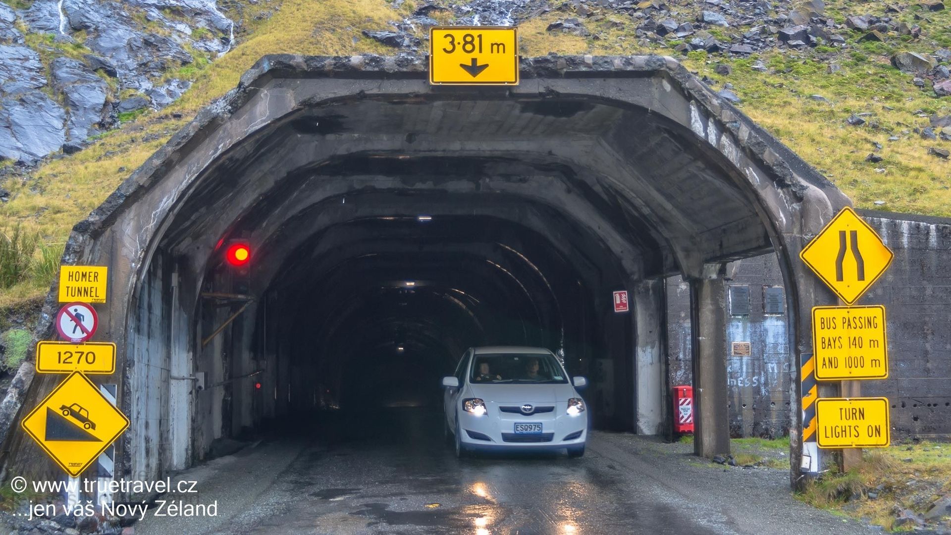 Homer Tunnel, Milford Road, Fiordland, Nový Zéland