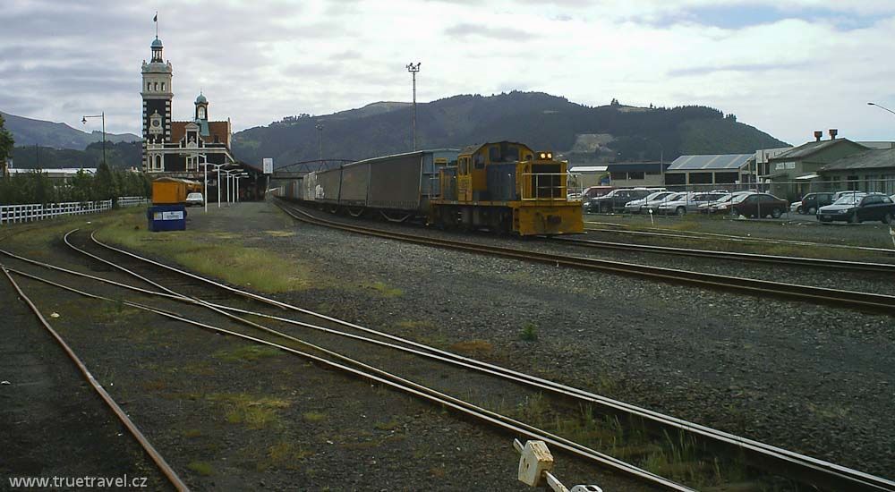 Nový Zéland, Dunedin | nákladní vlak na nádraží